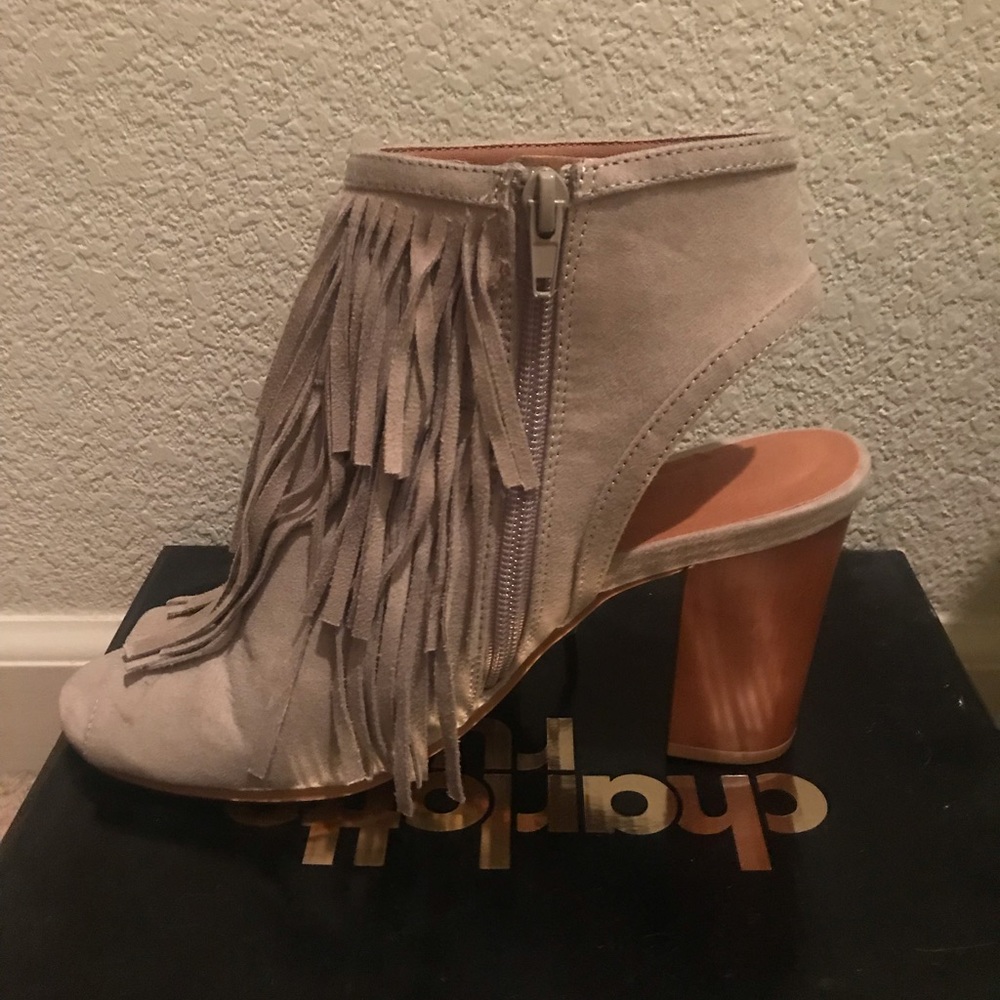 Open toe suede booties w/ fringe